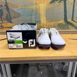 FootJoy White Golf Sneakers, women’s style 48392, size 7 med, brand new